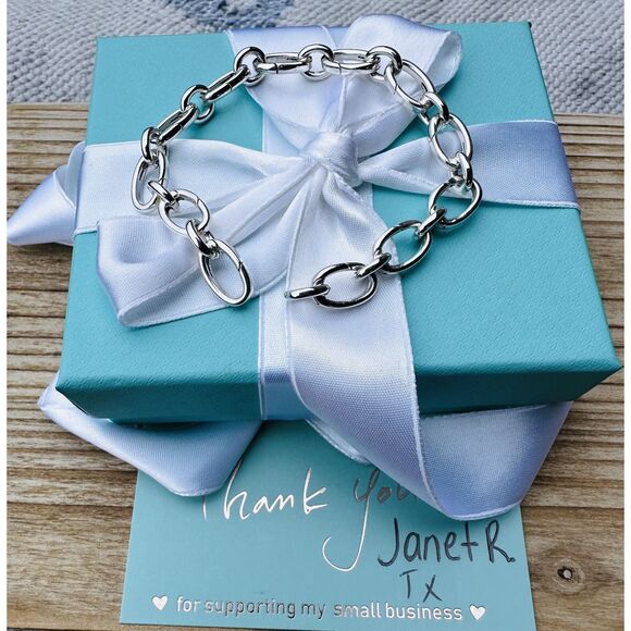 Tiffany Oval Clasping Link Bracelet in Silver ONLY, for Charm Pendant, 7.5" - Picture 2 of 5